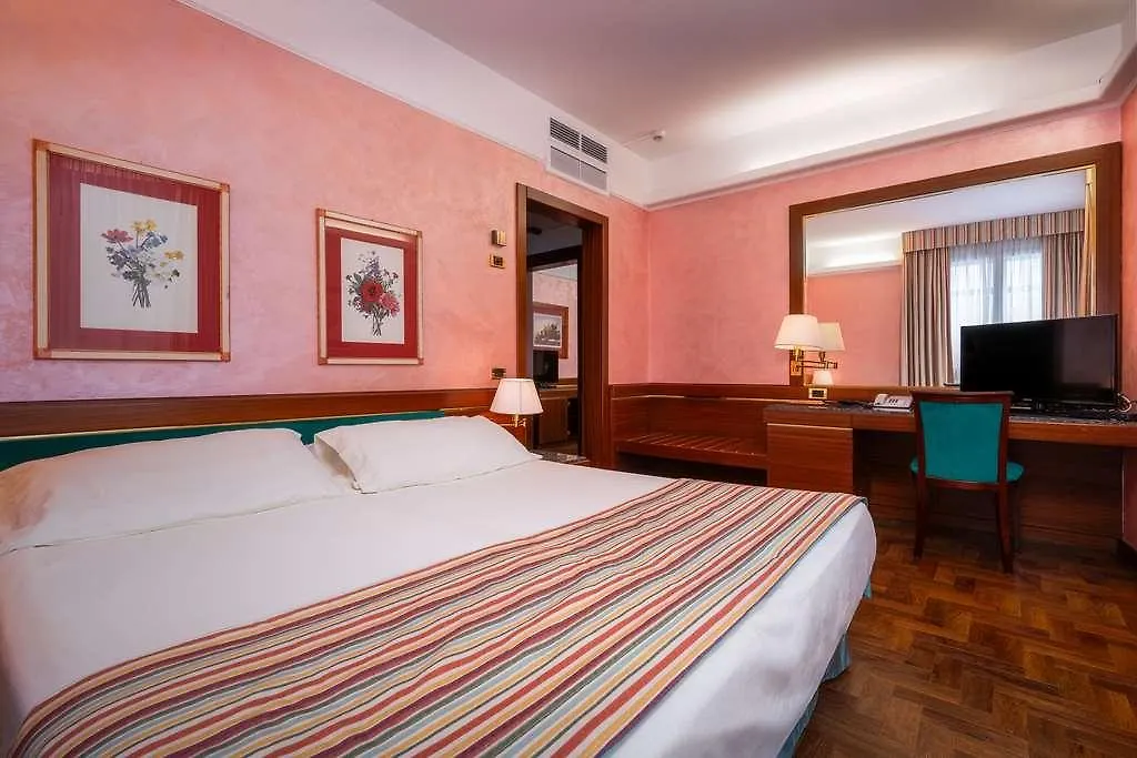 Hotel Crivis-1
