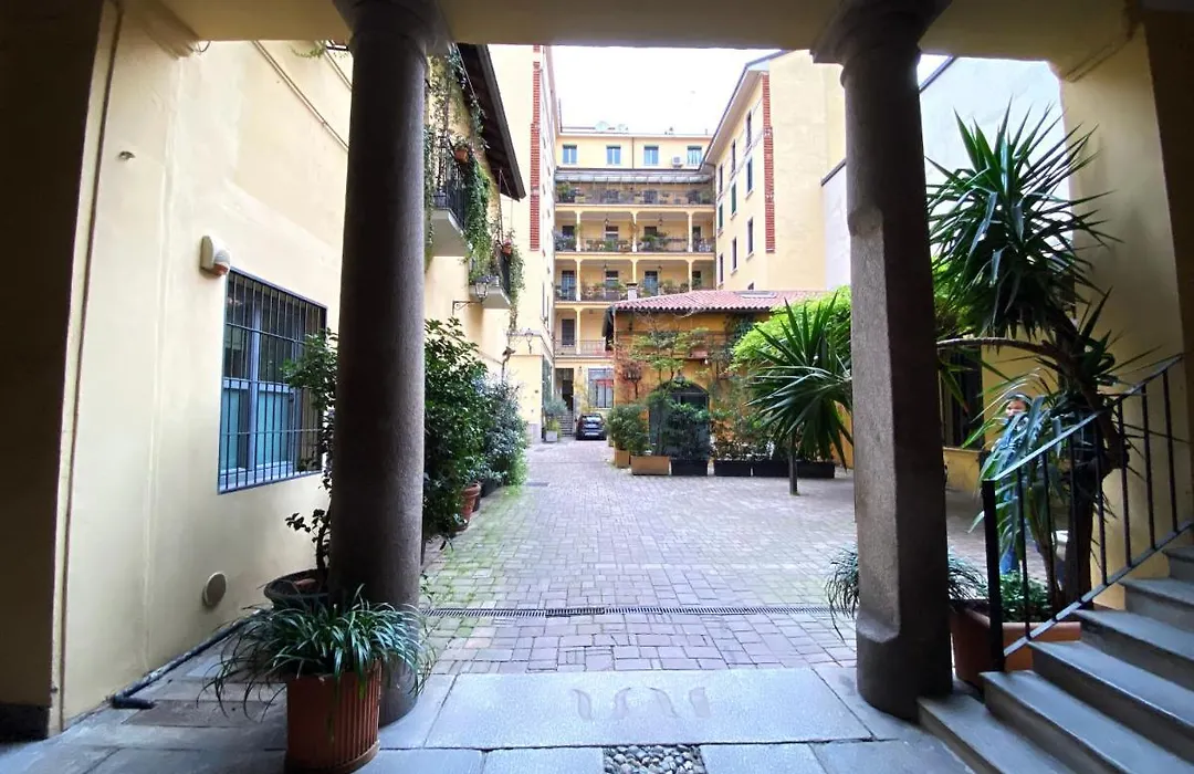 Luxury Design Apartment Carlo Maggi-1