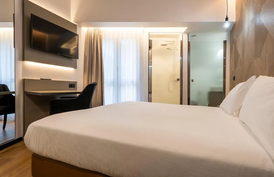 London Hotel-1
