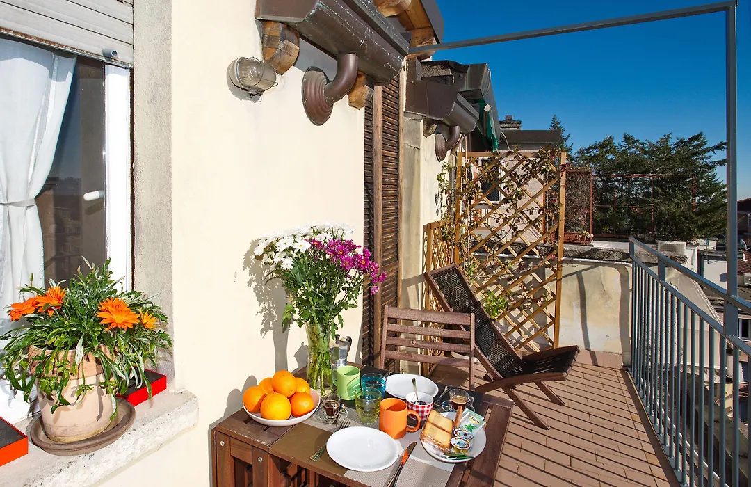 Milan Skyline Apartment In Citta Studi A 1 Minuto Dal Metro Con Terrazzo Wi-Fi E Netflix-1