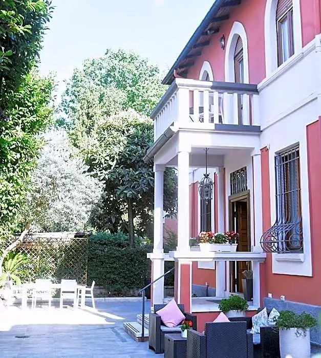 La Villa Bed & Breakfast-1