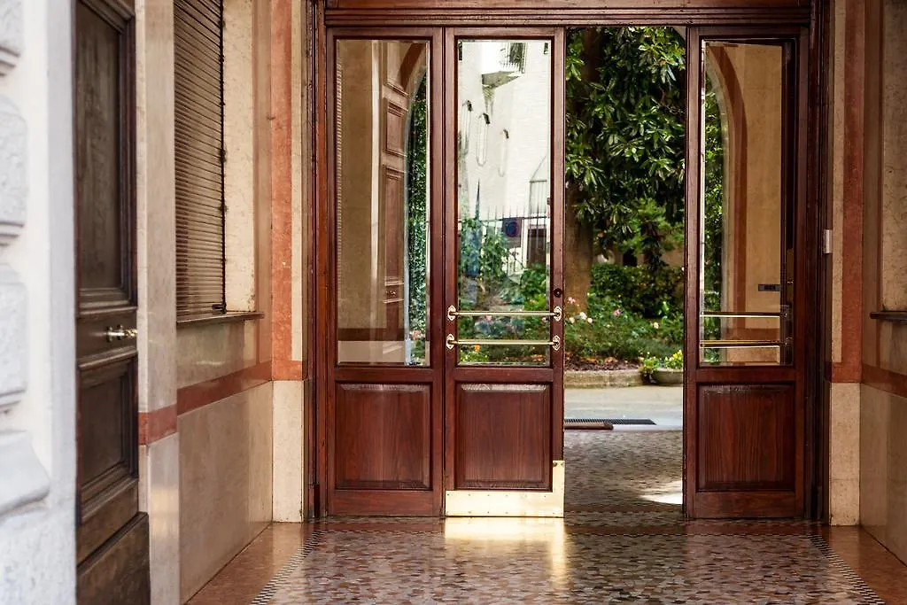 House Of Art Giovio-1