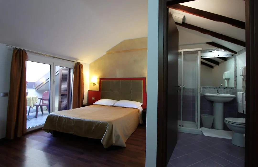 Lux Hotel Durante-1