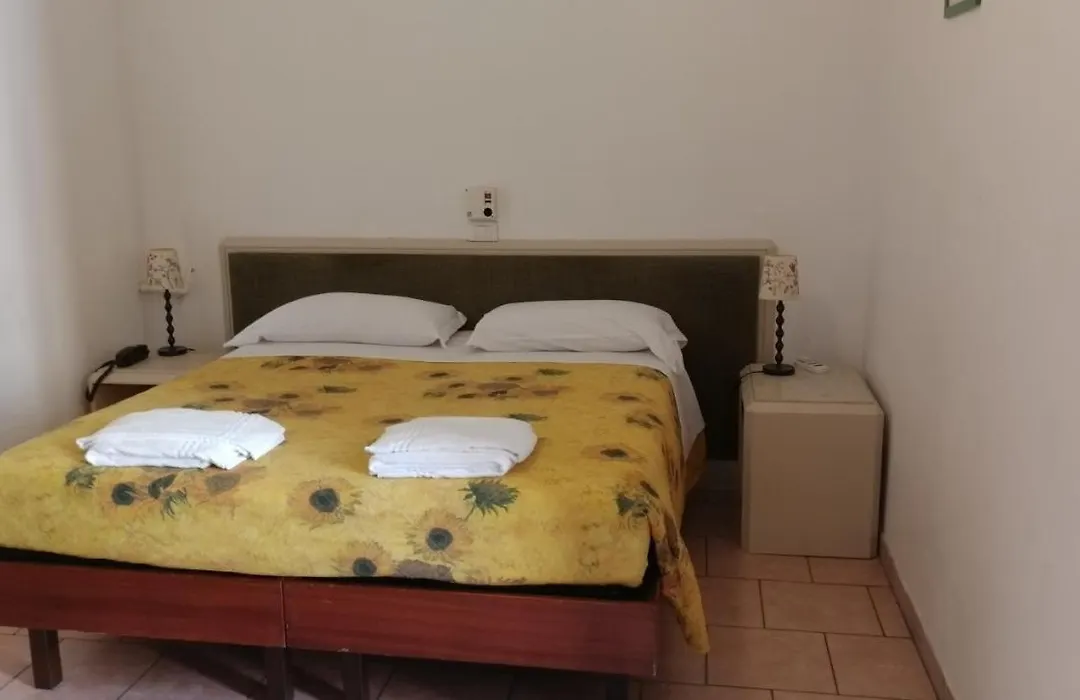Hotel Gambara-1