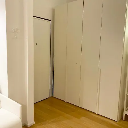 Repubblica One Room Apartment-2