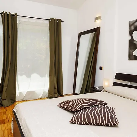Isola Apartments-3