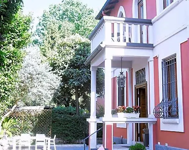 La Villa Bed & Breakfast Milão com casino
